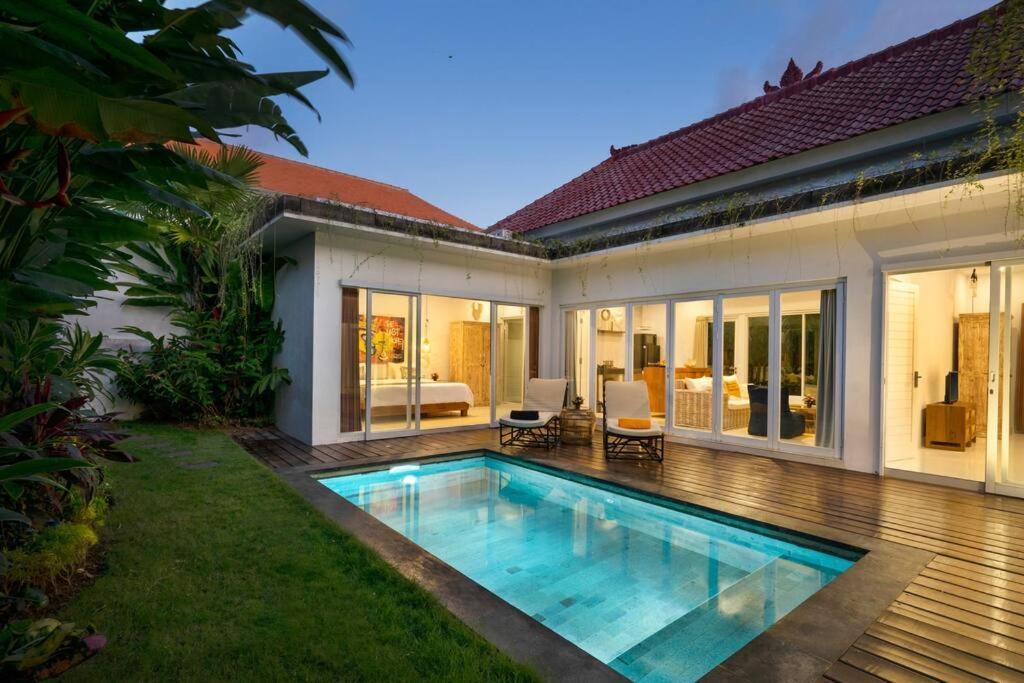 Villa Sersenka Kerobokan Exteriör bild